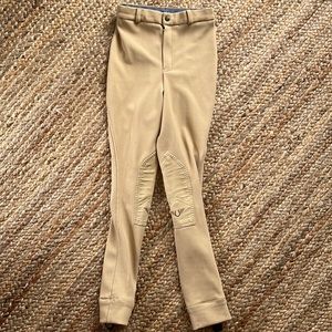 Size medium girls jodhpur. Has stretch.